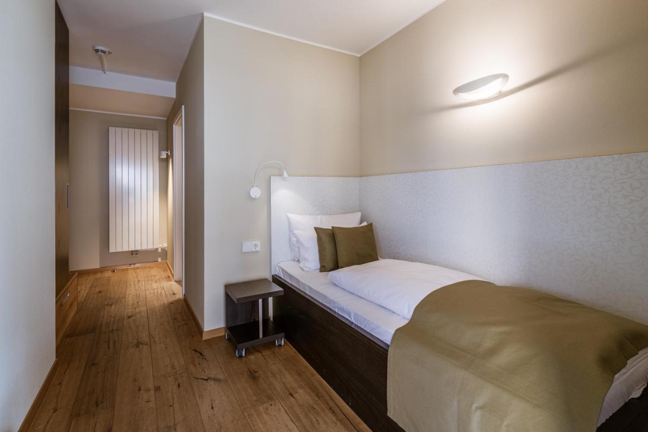 Hotel / Weingut Meintzinger فريكنهاوزن ام ماين المظهر الخارجي الصورة